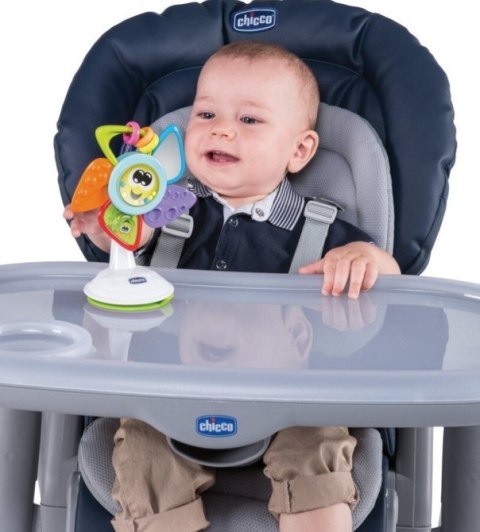 104536 WIATRACZEK Z PRZYSSAWKĄ