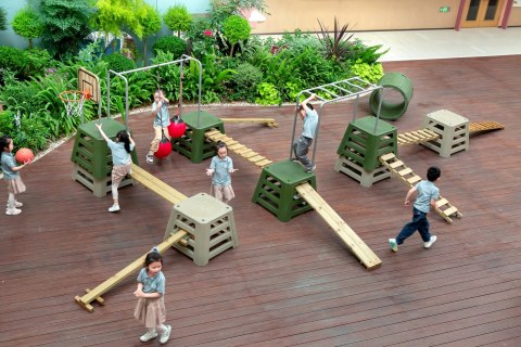 CLASSIC WORLD EDU Tor Przeszkód XXL Plac Zabaw Motoryczny Multi-Sprawnościowy