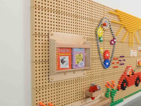 MASTERKIDZ Drewniana Kasetka Na Przedmioty 40 cm - Tablica Naukowo-Kreatywna STEM MASTERKIDZ Drewniana Kasetka Na Przedmioty 40 cm - Tablica Naukowo-Kreatywna STEM