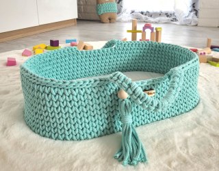 Kosz Mojżesza BOHO bawełniany nosidełko dla lalek z drewnianą kołyską - miętowy